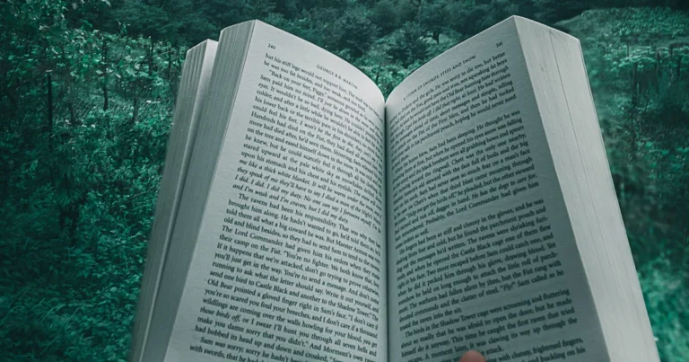 Featured image for 25 Best Book Summary Reviews Apps to Boost Your Reading 2025