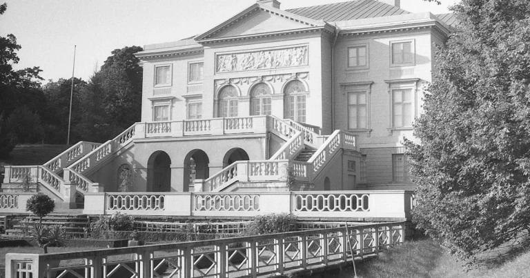 Featured image for The Great Gatsby Summary Chapter 1 Secrets, Symbols Surprises